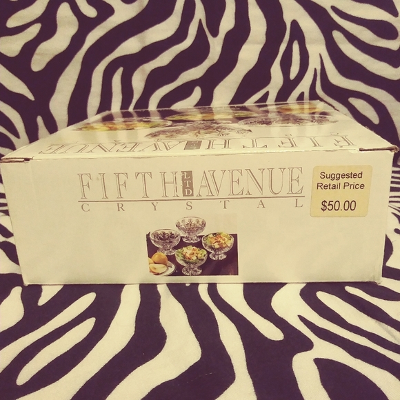 Fifth Avenue "Portico" Lead Crystal Foot Bowls - Picture 8 of 8